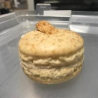 Cinnamon Toast Crunch Macaron · 