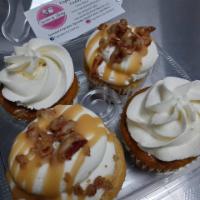 Assorted Gourmet Cupcakes · Weekly Flavours: Strawberry Crunch, Banana Pudding, Pumpkin Spice, Butter Pecan