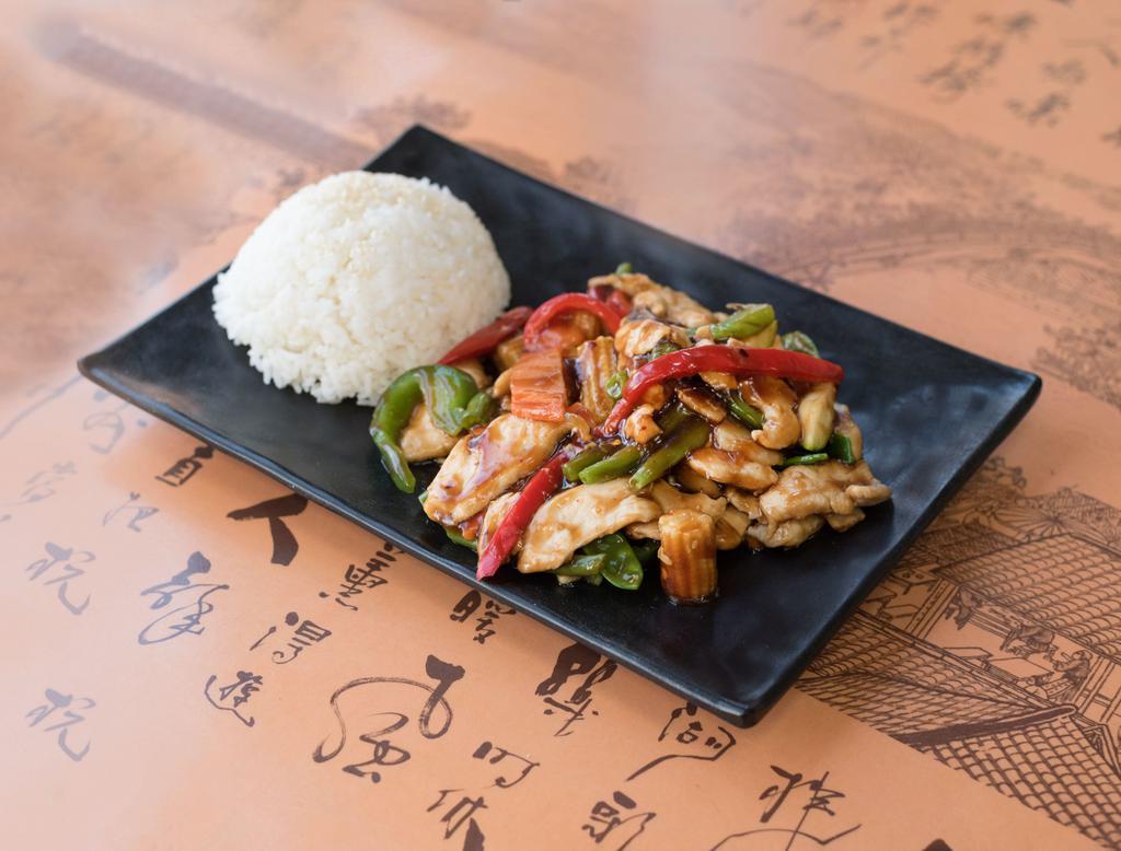 Chicken with Garlic Sauce Combination Platter Dinner · Hot and spicy. Served with choice of fried rice, white rice, or brown rice, vegetable roll, and your choice of soup.