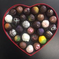 28 Truffle Heart Shaped Gift Box · Elegant heart shaped gift box ideal for presents to Valentine’s Day or other occasions.