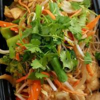 Pad Woon Sen · Glass noodles with cabbage, onions, carrots, broccoli, and topped with tomatoes, bean sprout...