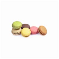 Macaron · 4 pcs. Pistachio, Raspberry, Strawberry, Chocolate 