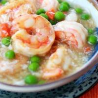 52. Shrimp with Lobster Sauce · Jumbo Shrimps, pea and carrot in the beaten egg white sauce.