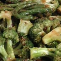 167. Sauteed Mushroom with Broccoli and String Bean · Served with your choice of white rice or brown rice.