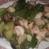 Shrimp with Pea Pods and Garden Fresh Vegetables · 