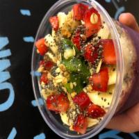 Queens Bowl · Base: dragonfruit, acai, banana, pineapple and almond milk. 
Toppings: bananas, kiwi, strawb...