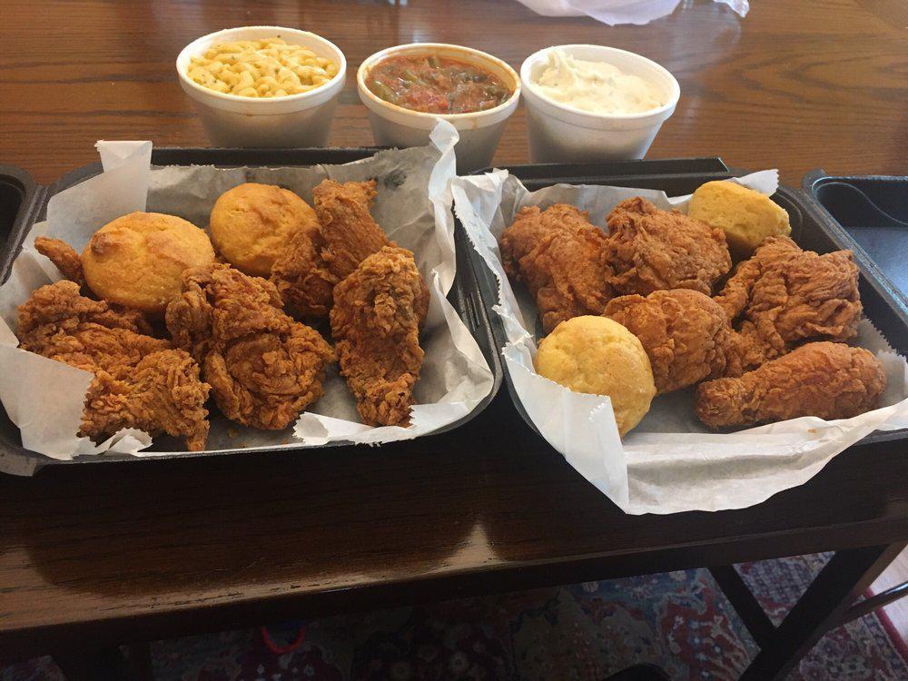 THE HEN HOUSE (Feeds 4-5) · Whole bird box - 10 pieces of chicken with your choice of 3 feed pans & 4 cornbread muffins