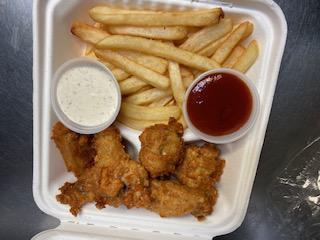 Chicken Wings Plate · 6 pieces wings with side of fries, ketchup and garlic sauce.