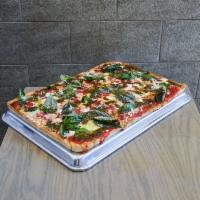 Margherita Pesto Pizza · Home made margarita sauce, fresh mozzarella, basil, pecorino Romano, mozzarella cheese, and ...