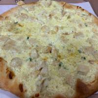 GP6. Chicken Pesto Pizza · Crispy chicken, mozzarella cheese and creamy pesto sauce.