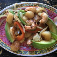 Sea Scallops and Jumbo Shrimps Combo · served with White Rice