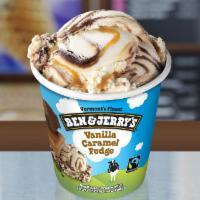 Vanilla Caramel Fudge · Vanilla Ice Cream with Swirls of Caramel ＆ Fudge