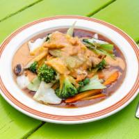9. Pra-Ram · Stir-fried choice of meat carrot, cabbage, salary, chines cabbage, bok choy, broccoli, mushr...