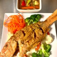 Red snapper  fish ·  slightly sweet, gentle, and nutty flavor served with mixed  vegetable and jasmine rice