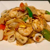Drunken Noodle ( spicy flat noodles ) · Sauteed flat rice noodle with onions, bell pepper, basil, spicy sauce.