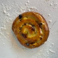Raisin bun · Bun with pastry cream and raisin.