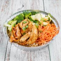Chicken Stir Fry Bowl · Broccoli, zuccihini,carrots topped with sesame seeds and soy sauce.