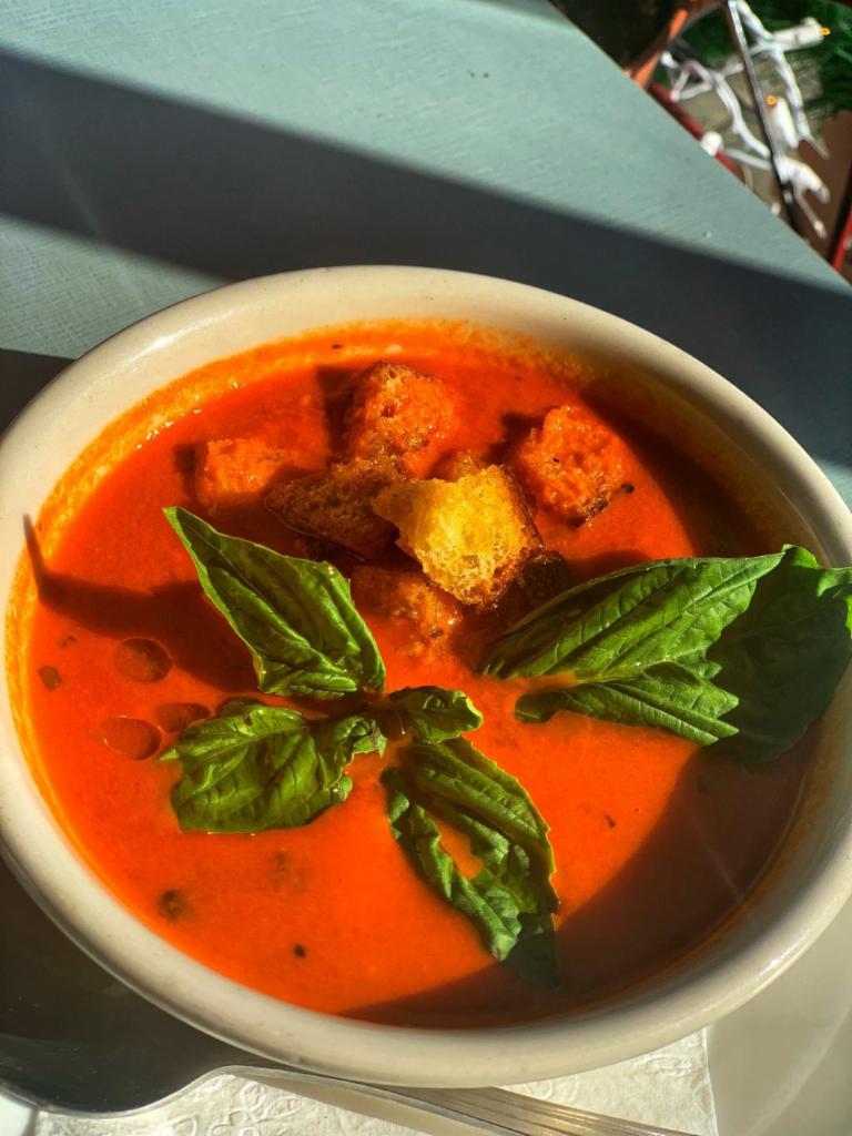 Tomato basil soup · 
