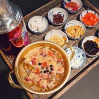House Special Milk Tea Jelly with Assorted Toppings · 