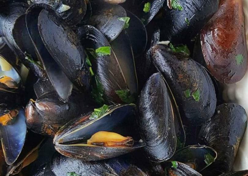 Mussel Steamed · 2lb mussel