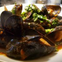Zuppa Di Mussels · Red or white sauce