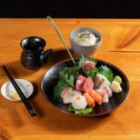 Sashimi Dinner · 14 pieces assorted sashimi.