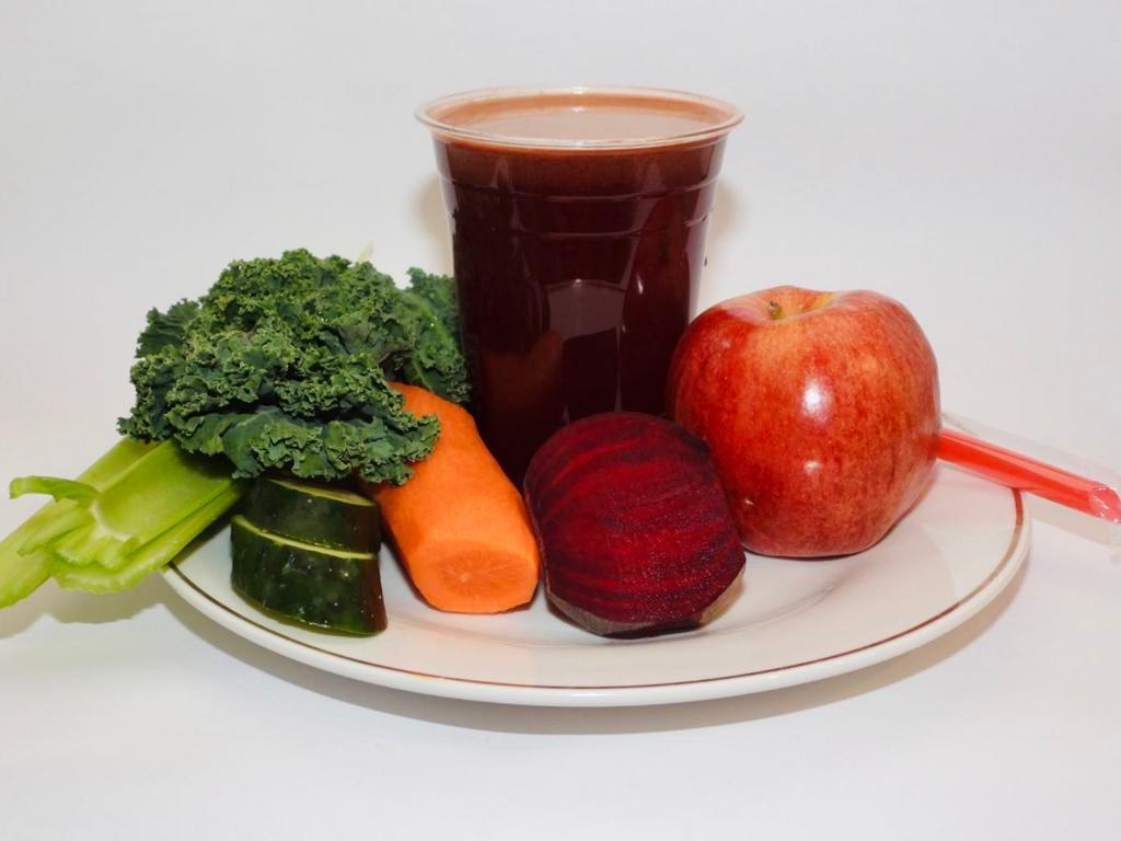 The Whole Garden Juice · Cucumber, kale, beets, carrots, celery and apple.