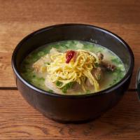 삼계탕 (Ginseng Chicken Soup) · Sesame, ginseng chicken soup.
Come with side dishes