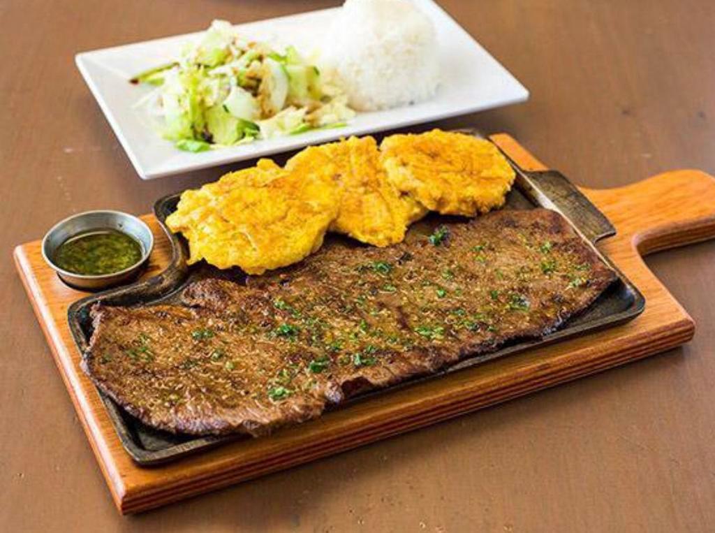 Daily Al Grill Carne · Grilled beef with 2 sides and side salad.