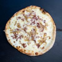 Pizza Carbonara · MOZZARELLA, ALFREDO SAUCE, BACON, ONIONS, PARMESAN