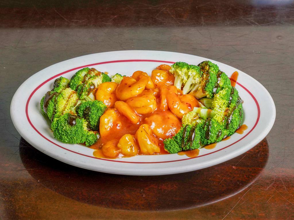 3. Crispy Shrimp · Jumbo sliced shrimp deep fried with Hunan spicy sauce on the top and circled with broccoli. Hot and spicy.