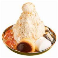 Pudding and Q Mochi Milk Shaved Ice / 布丁Q麻糬牛奶冰 · Almond pudding, caramel pudding, mini taro balls, q mochi, melon jelly, ice cream. (杏仁布丁，焦糖布...