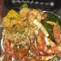 Steamed Dungeness Crab & Shrimp Plate  · 2 Dungeness Crab Clusters
Colossal Shrimp 
1 Ear Corn
Fresh Broccoli 
Baby Potatoes 
1 Smoke...