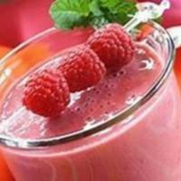 Raspberry Recharge Fruit Blend · Apple & raspberry juice, banana, raspberries, strawberries.