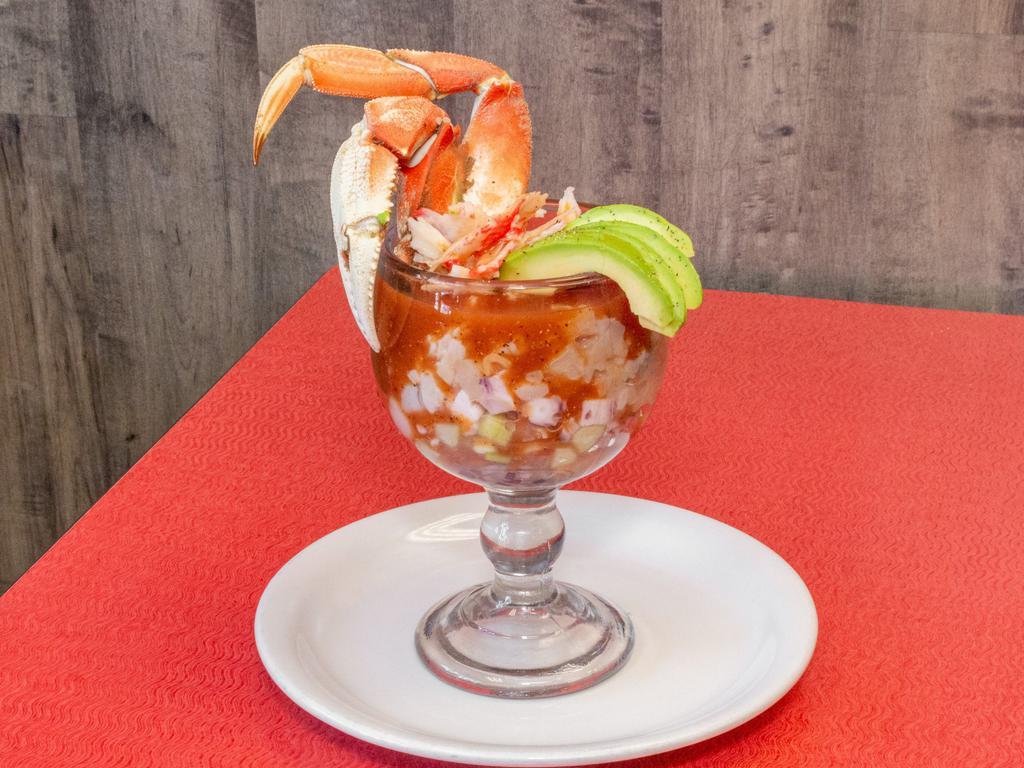 Coctel Chema's  · Chemas cocktail. Mixture of shrimp, octopus, crab, scallops, chopped clams, oyster and crab draws. Camaron, pulpo, jaiva, callo de acha, almeja picada, ostion y pata de jaiva. 