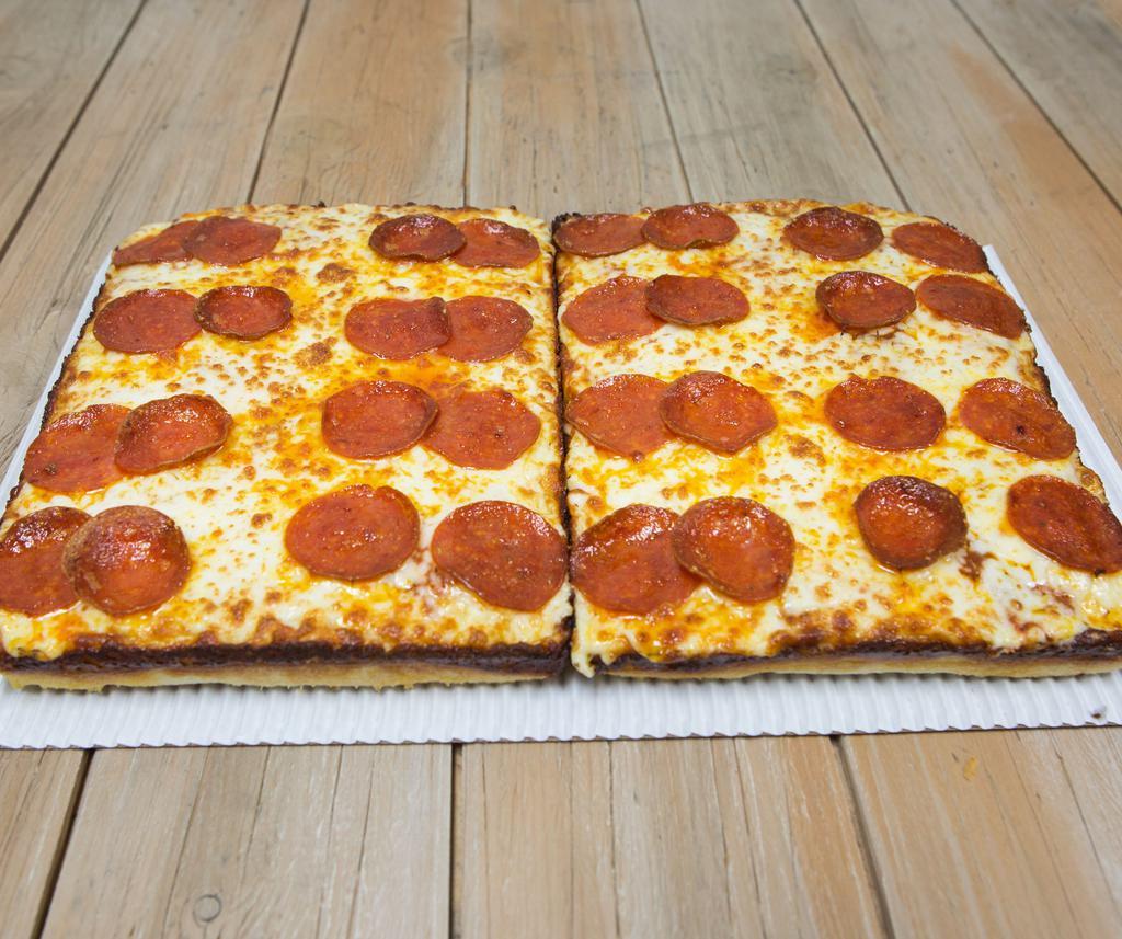 Pepperoni Deep Dish Pizza · 