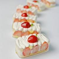 Strawberry Vanilla Mini Box · Vanilla Chiffon, Organic Strawberry Cream, Freeze Dried Strawberry Crisps.