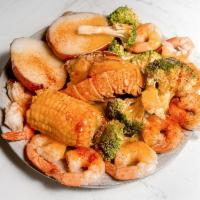 20 Shrimps + 1 Lobster Tail Special + Veggies + Drink · 20 steamed medium shrimps + 1 steamed lobster tail  with Corn, Broccoli, Potato & choice of ...