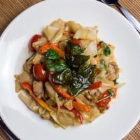 Drunken Noodle (Pad Kee Mao) · Flat rice noodle stir fried with basil leaves, tomato, green bean, onion, bell pepper, mushr...