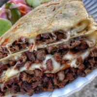 Quesadilla de Carne Asada · Beef.