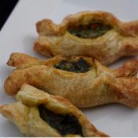 Mini Cheese & Spinach Pies Homemade · 4pcs or 24