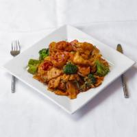 S21. Chicken and Shrimp Hunan Style · Spicy.