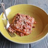 Lasagna Bologna · Traditional lasagna with ragu (beefragout) and Bechamel sauce.