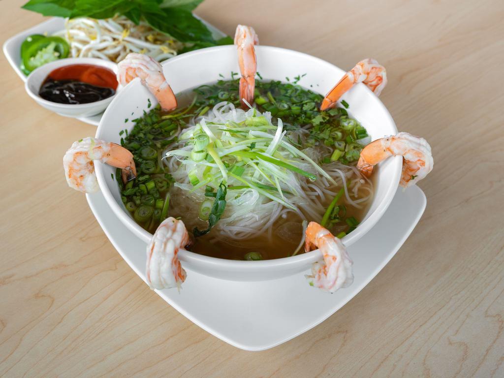 15. Pho Tom · Pho with shrimp.