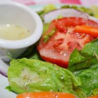 Garden salad · Lettuce, tomato ,green paper,Red onion ,cucumber,Black olives & pepperoncini