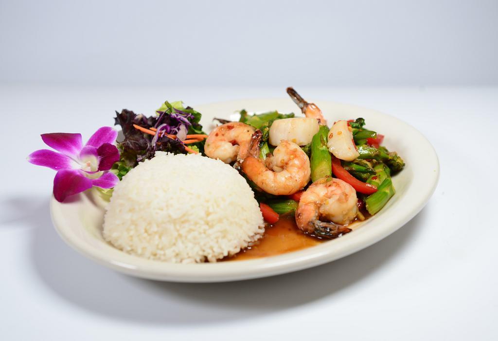 Asparagus Lover · Sautéed asparagus with prawns, scallops, ginger, mushrooms, red bell peppers, and basil. Served with rice.