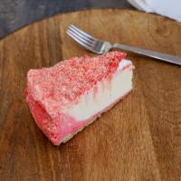 Strawberry Crunch Cheesecake · 