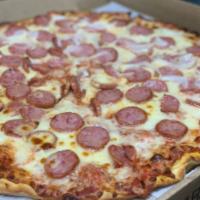 Pepperoni Pizza · Pizza sauce, mozzarella and pepperoni. Molho de pizza, mussarela e pepperoni.