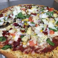 Queens Pizza ( Meat  veggies ) · Pepperoni, Spinach, Artichoke,  Black Olives lightly baked in with red pepper and parmesan.