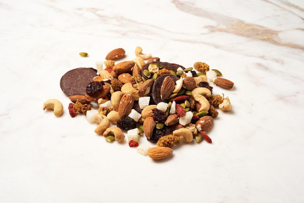 commuter mix · with pepitas, mulberries, goji berries, cashews, almonds, coconut flakes